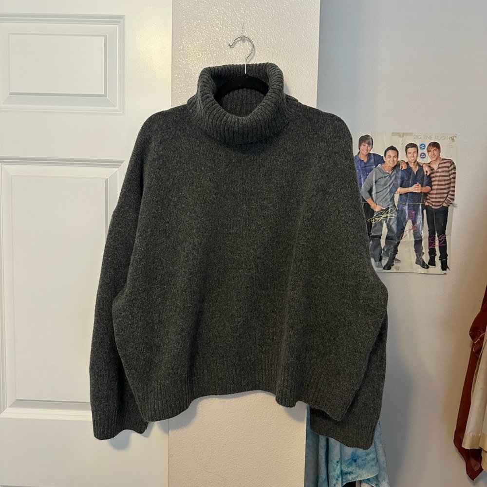 H&M Grey Turtleneck Sweater